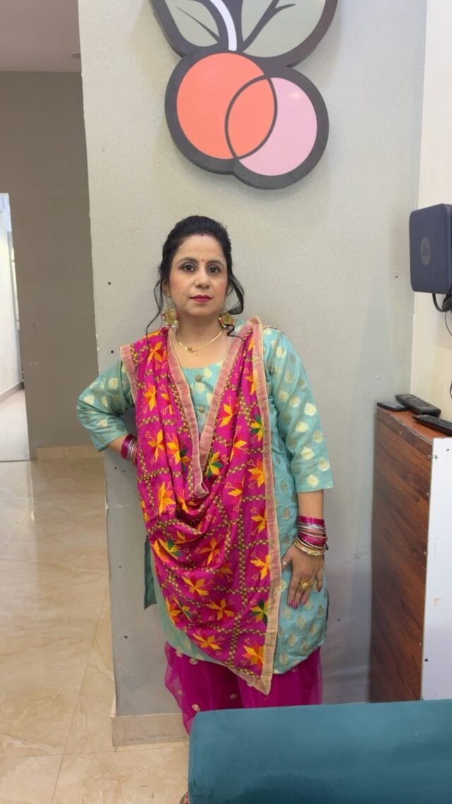 Panjabi look hits different 
#treandingreels #fypppppppppppppppppppppppppppppppppppppppppppppppppppppppppppppppppppppp #lucknowsaloon #panjabicollection #panjabisongs😍